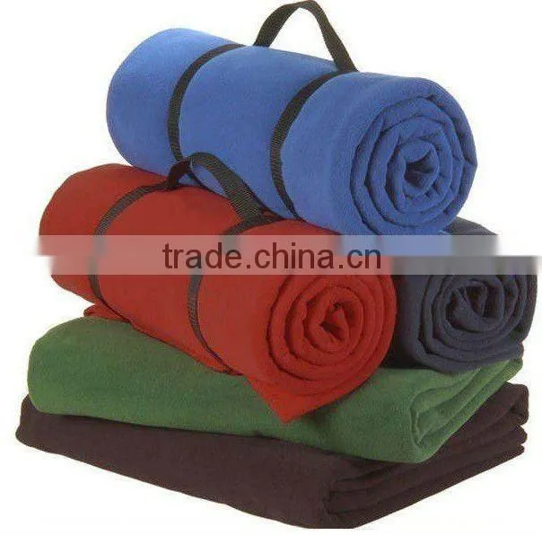 100% polyester fleece waterproof travell fleece blanket with carry handle
