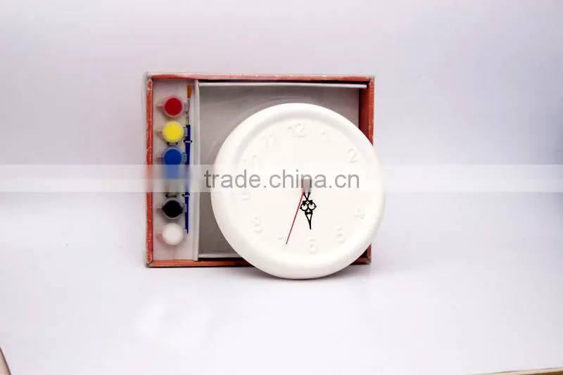 BLANK CLOCK WITH 4 COLOR DIY PAINTING