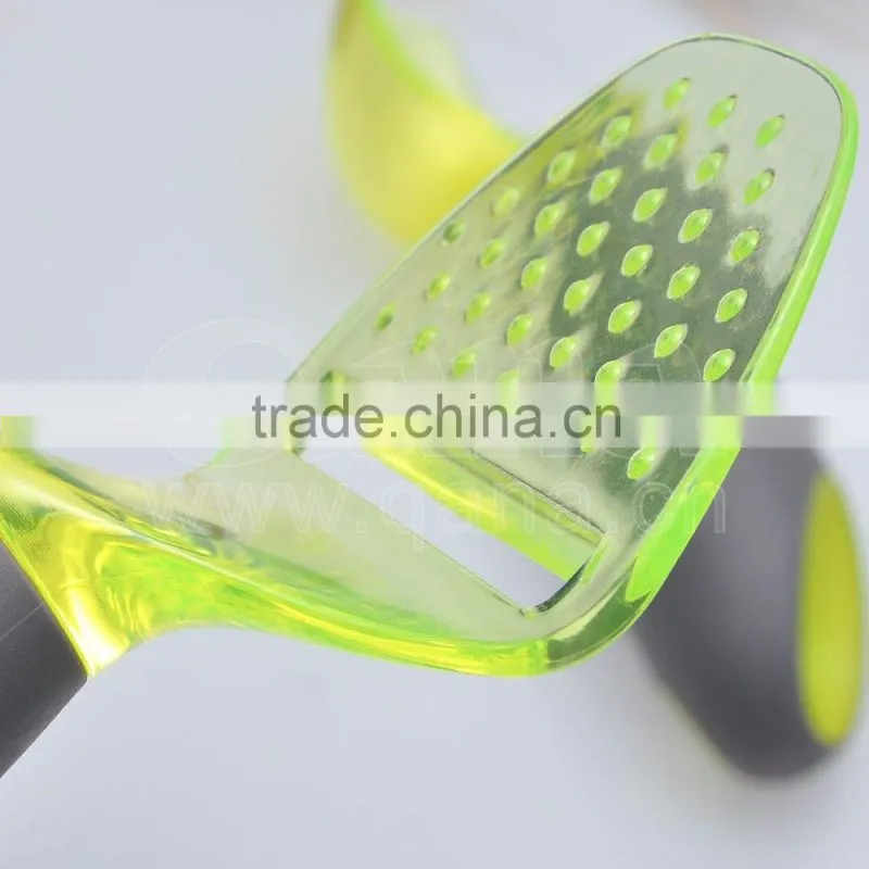Hot selling nylon cooking tools kitchen utensil