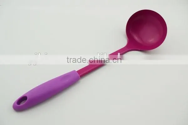 2016 canton fair kitchen utensils display stainless steel soup ladle with new corn handle