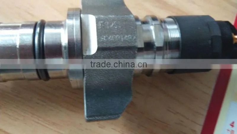 2015 best Selling Orginal BOSCH common rail engine injector nozzle 0445120075 for IVECO 504128307, from BEACON