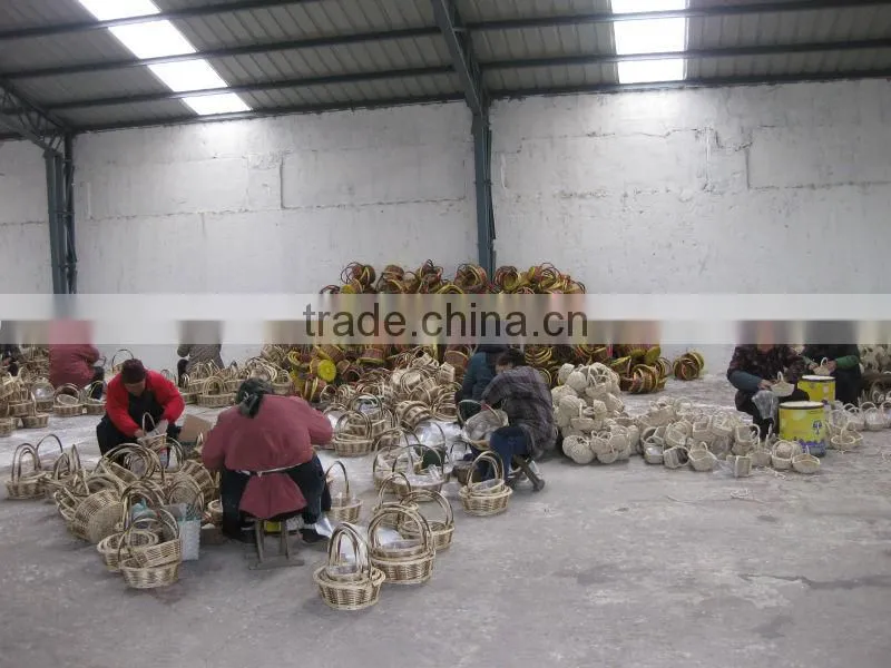 Unpeeled willow storage baskets with lining