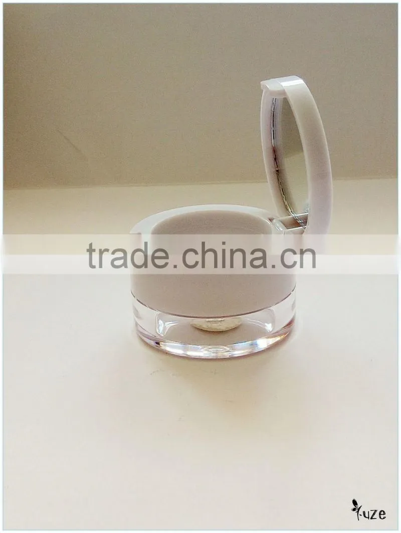 Small empty compact powder case with compact mirror