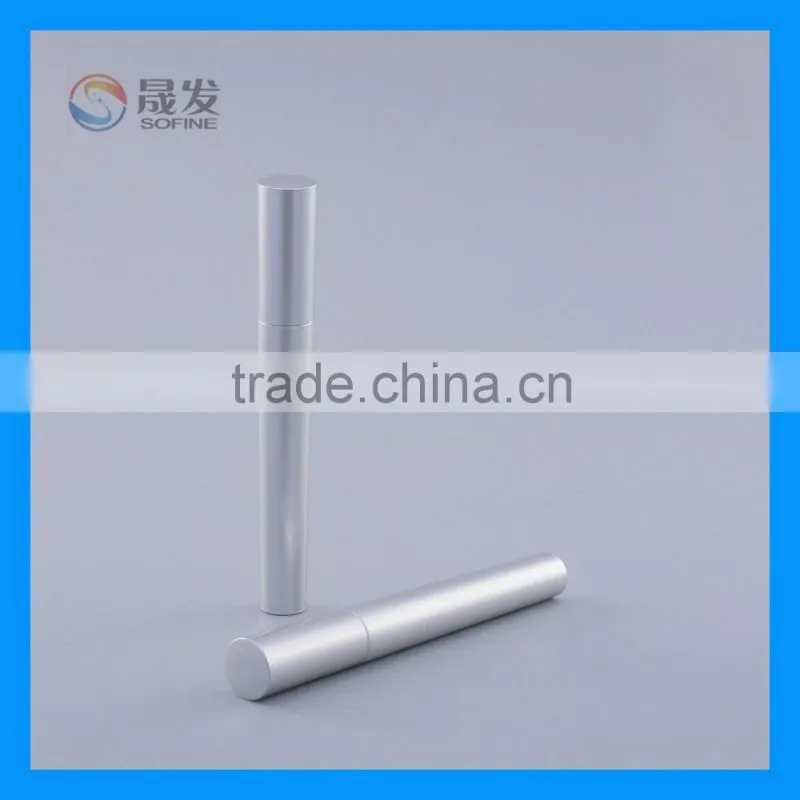 Slim shape sliver color mascara packaging