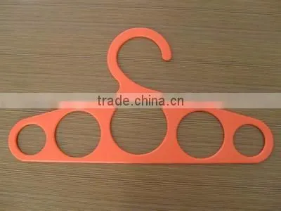 Wholesale bulk clothes plastic hangers