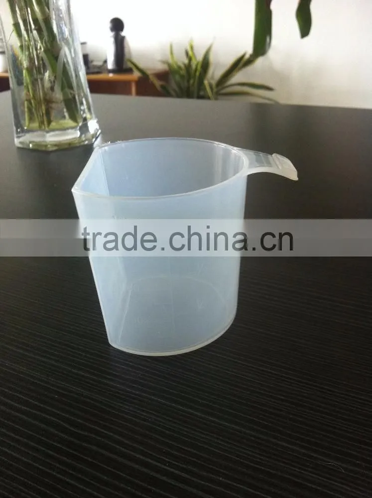 H109 160ml transparent plastic measuring scoop