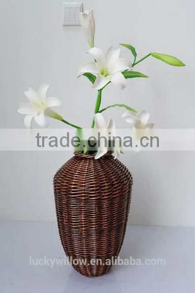 Beautiful decorative indoor flower hanging basket