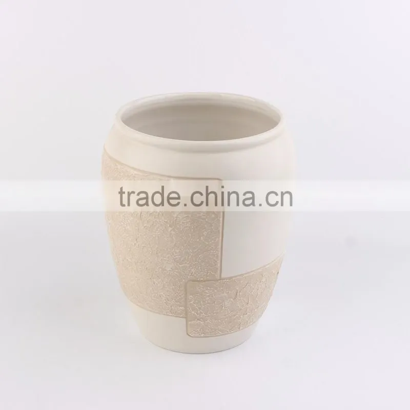 Cream-colored elegant hand-painted ceramic bathroom accessories home decoration