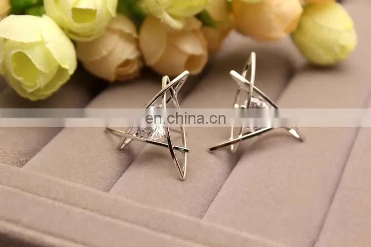 2015 fancy fashionable design ear studs