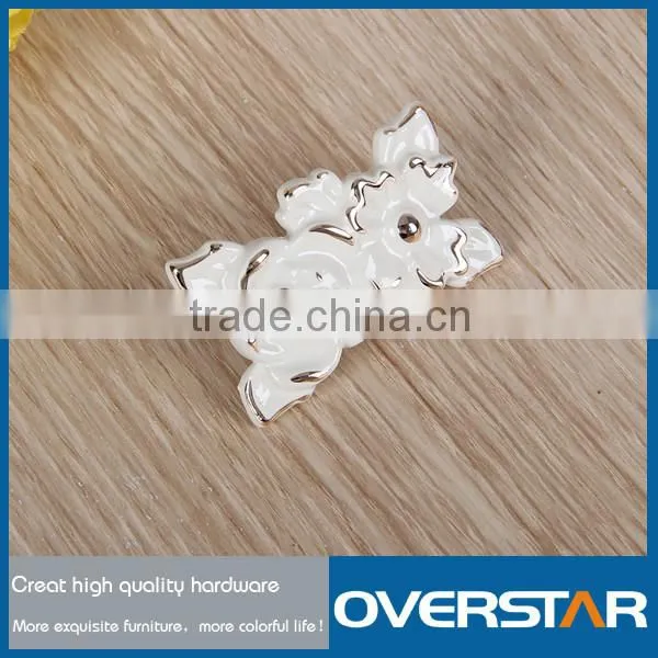 China New Design Ivory Decorative Flower Shape Furniture Hardware Cabinet Knobs