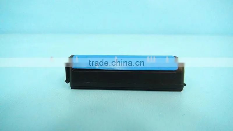 automatic small battery labeling machine for small round bottle/automatic small round bottle labeling machine