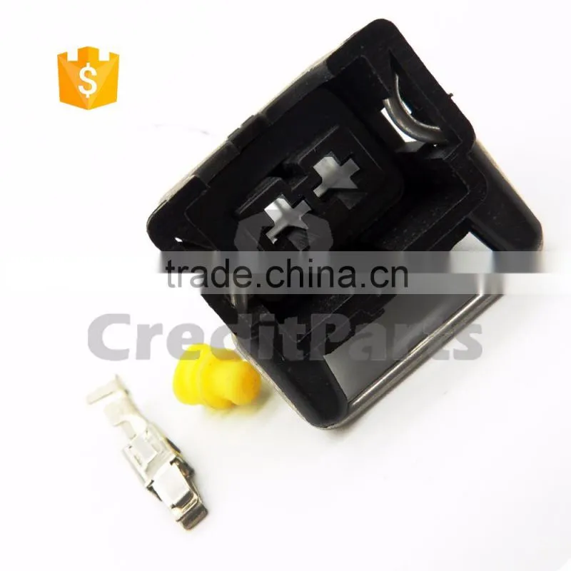 Automobile small car engine fuel pump DSCN4873 Walbro terminals and connector used cars