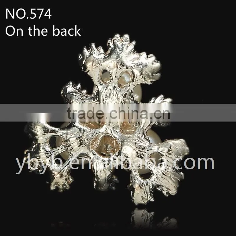 Fashion White Flower Crystal Rhinestone Brooch