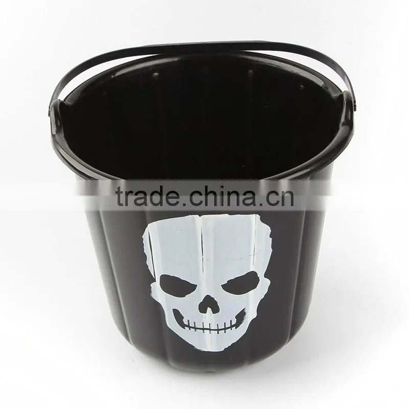 Decorative pail/bucket with handle for Halloween day