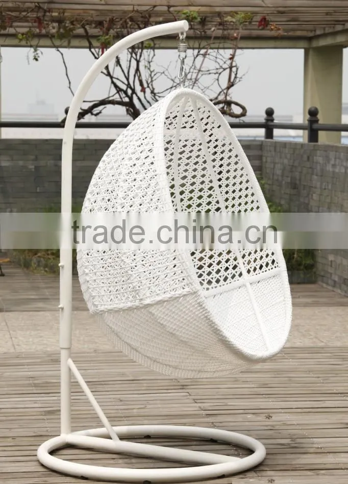 Swing rattan egg chair
