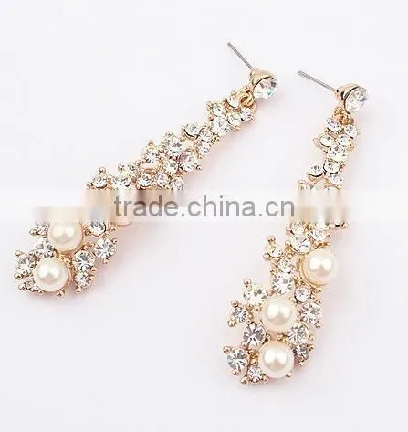 New Fashion Imitation pearl rhinestone lady Sut Earring