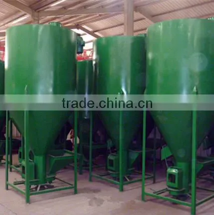 Animal feed mixing machine for poultry