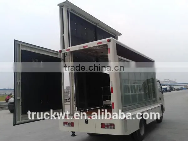 Euro 4 dongfeng side 6.8m2 digital advertising screens trucks