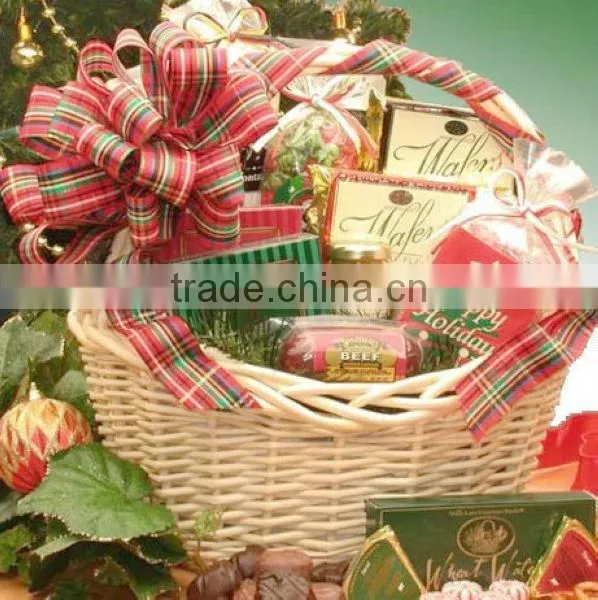Three-piece oval willow gift basket with handle for Christmas