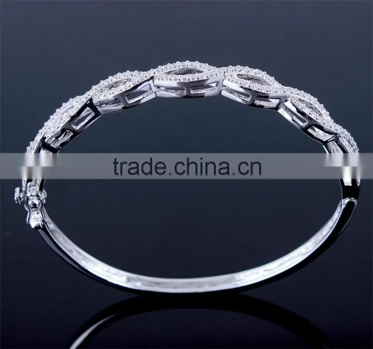 Factory Price Banquet Jewelry for Women Elegant Design Classic Setting CZ Bangle