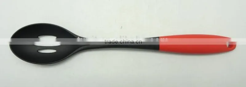 PLASTIC KITCHEN TOOLS