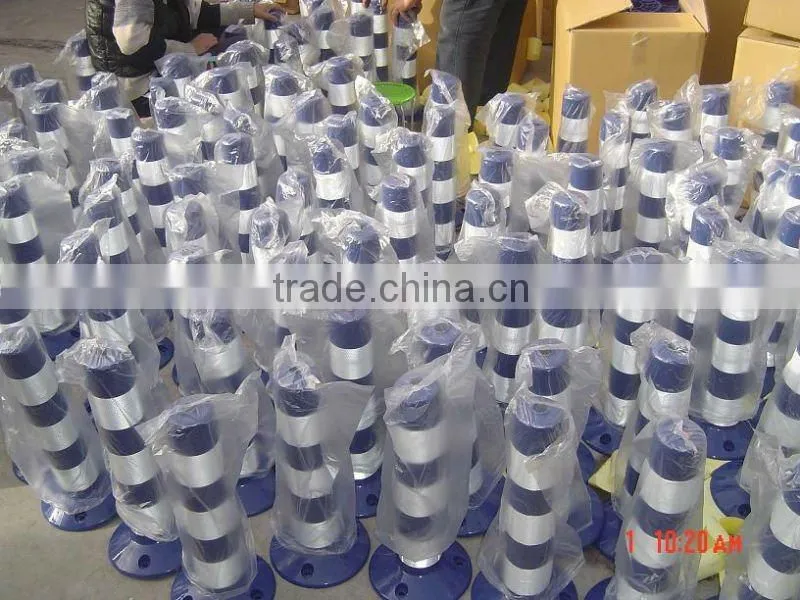 Flexible spring type plastic warning sign bollards / PU delineator post