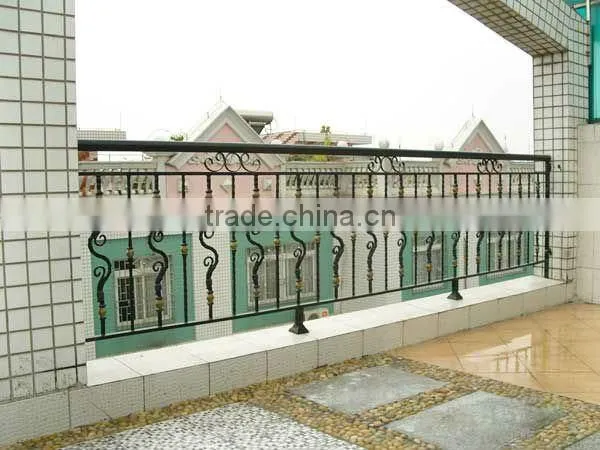 2015 Top-selling modern steel iron balcony fence