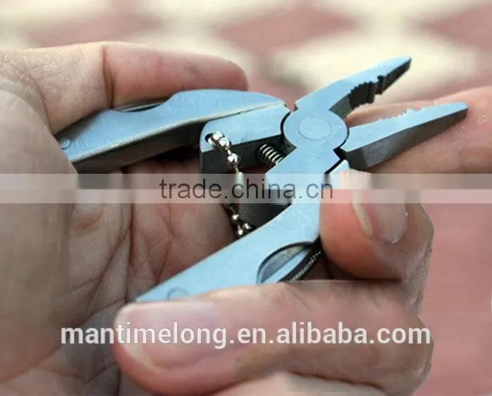 2015 New Multi Function Folding Pocket Tools keychain screwdriver screwdriver bit set folding pocket knife