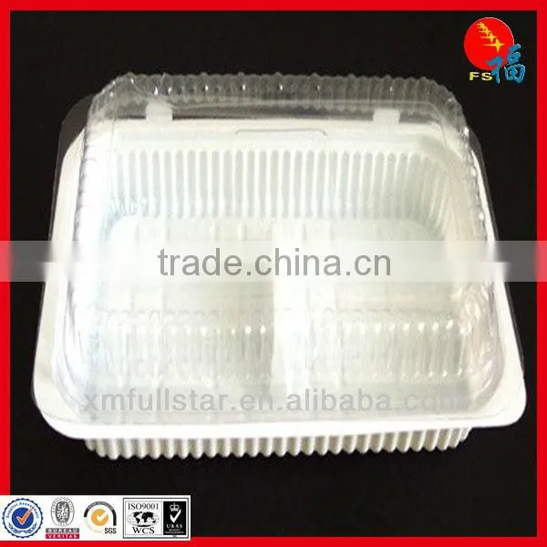 Disposable food container for cake packaging