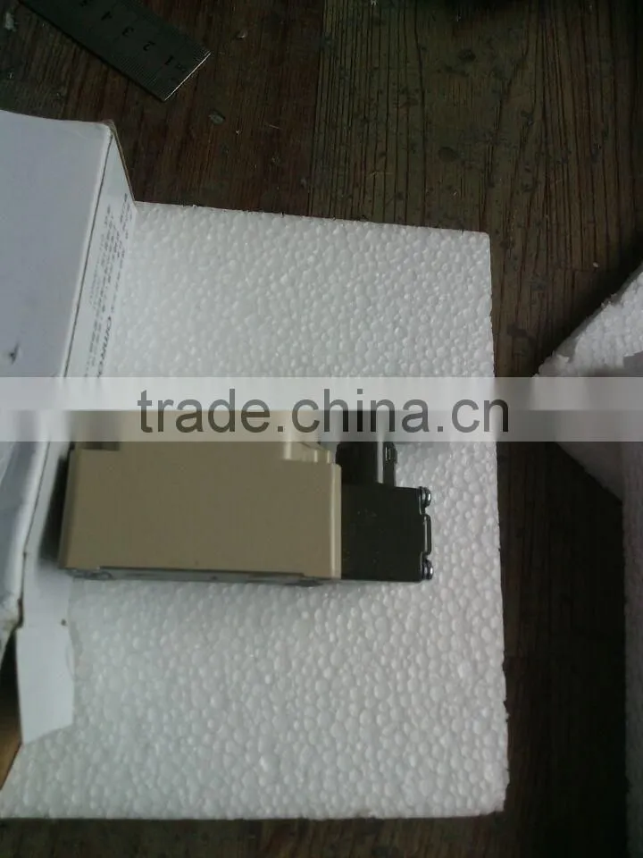 Omron WL-1A100 omron limit switch