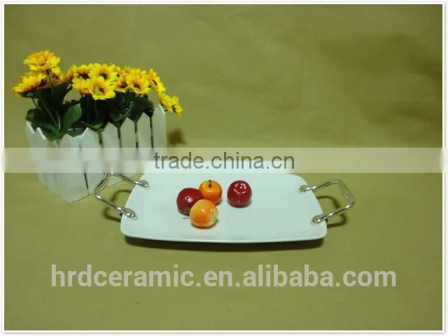 2015 New product stock white ceramic plate with Metal handle