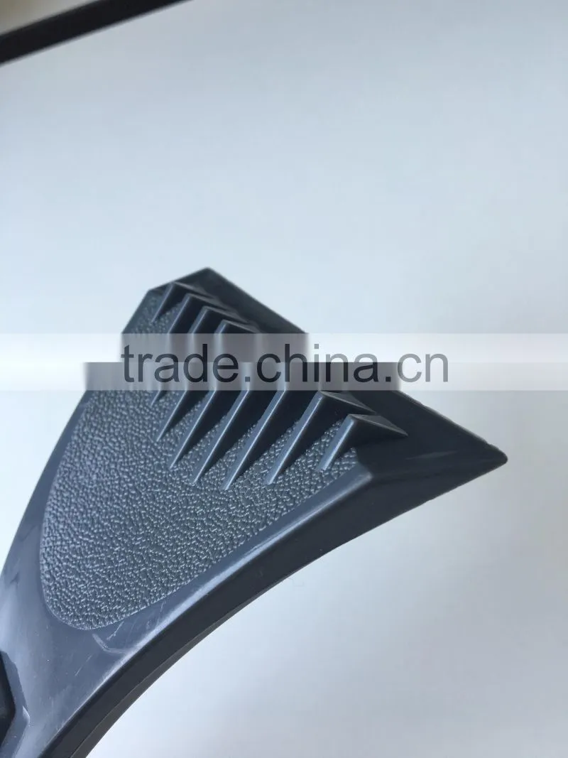 Strong and durable car scraper with stiff bristle