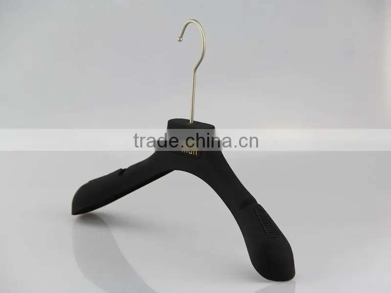 special rubberized plastic hanger with anti-slip surface