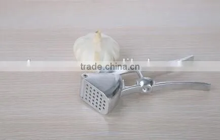 Marvelous wholesale kitchenware metal garlic press and aluminium alloy garlic slicer