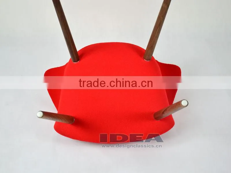 Replica Eero Saarinen Organic Chair - Red Fabric