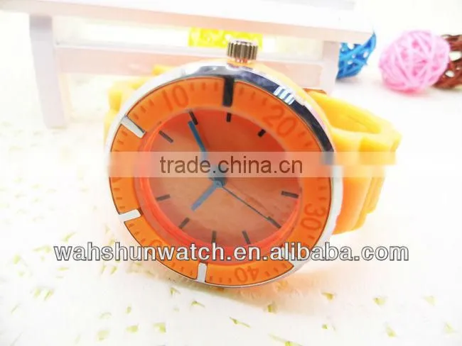 2013 best selling cheap custom logo fashion slim silicone watch
