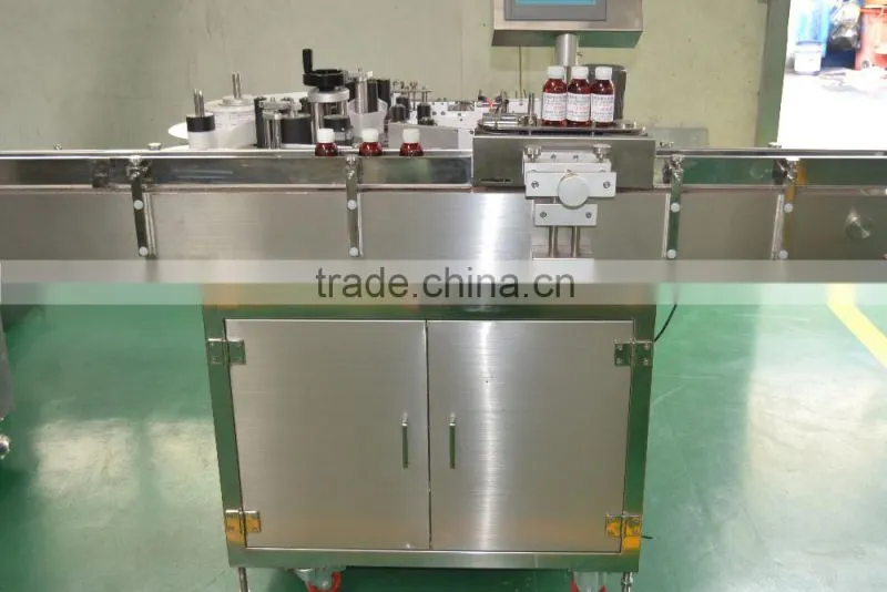 Automatic in mold labelling machine