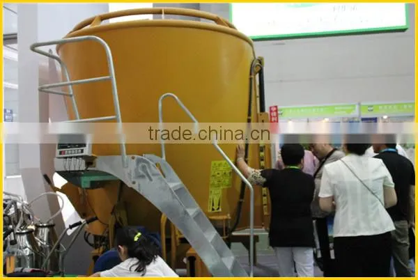 KLN cow feed mixer, cut grass and mix other materials into the machine