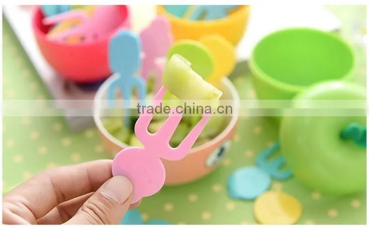 CY046 Apple Shape Plastic Fruit Forks Set with Stand Container Dessert Salad Forks for Kitchen Table Accessories