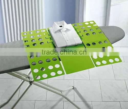 plastic folding tool for clothes