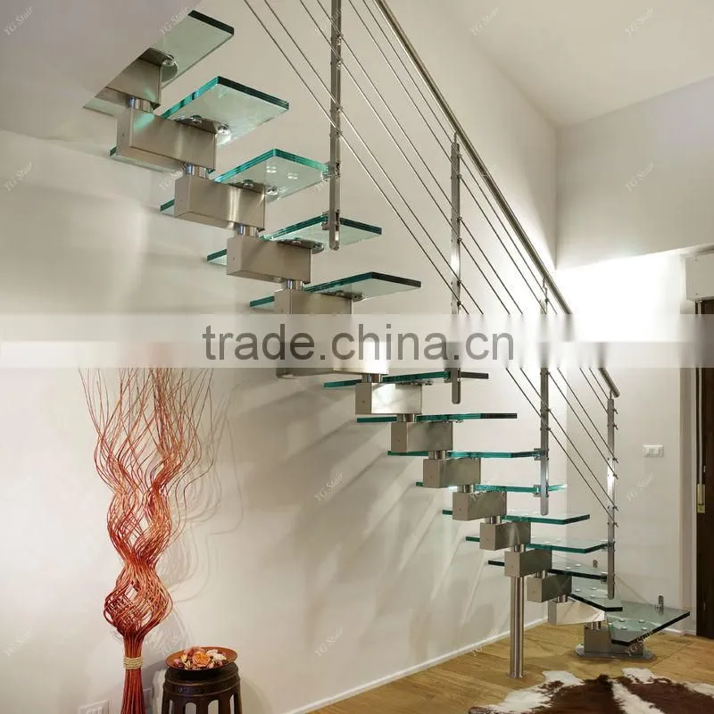 Single stringer staircase with glass railing