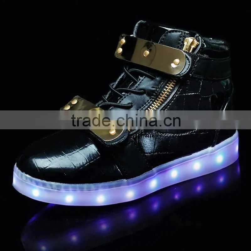 2017 New Chargeable Flash Night Luminous Sneakers Children white black color Light Up shoes for girls and boys sheos