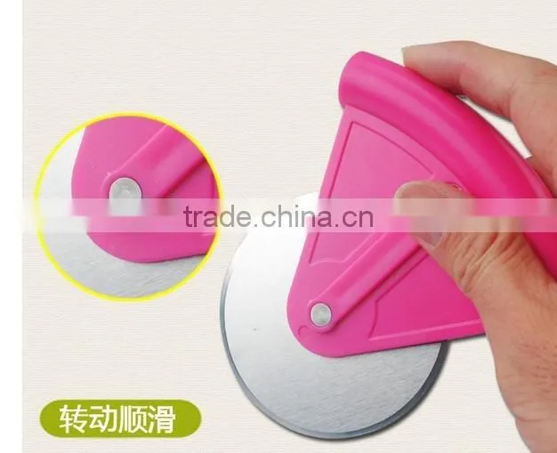 CY134 Stainless Steel Pizza Cutter with handle Pizza Knife