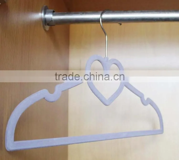 Velvet hanger with heart style