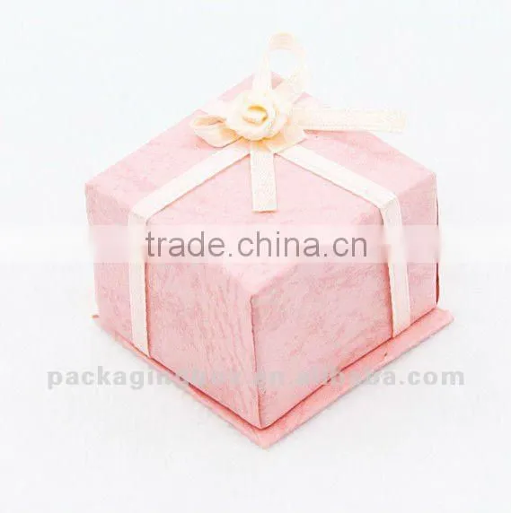 Personalized cardboard gift boxes