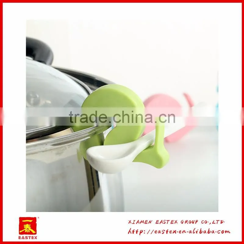 Multifuncional snails shape silica gel clip for pan