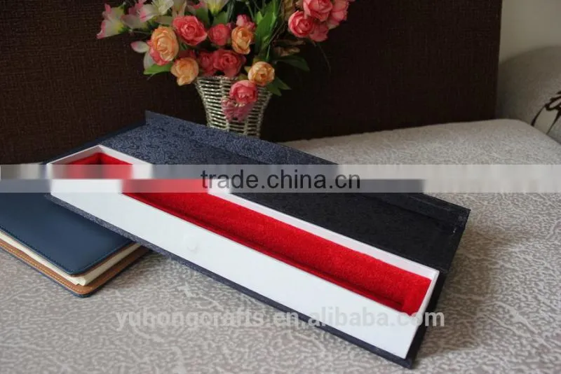 Elegant Chinese silk hand fan box