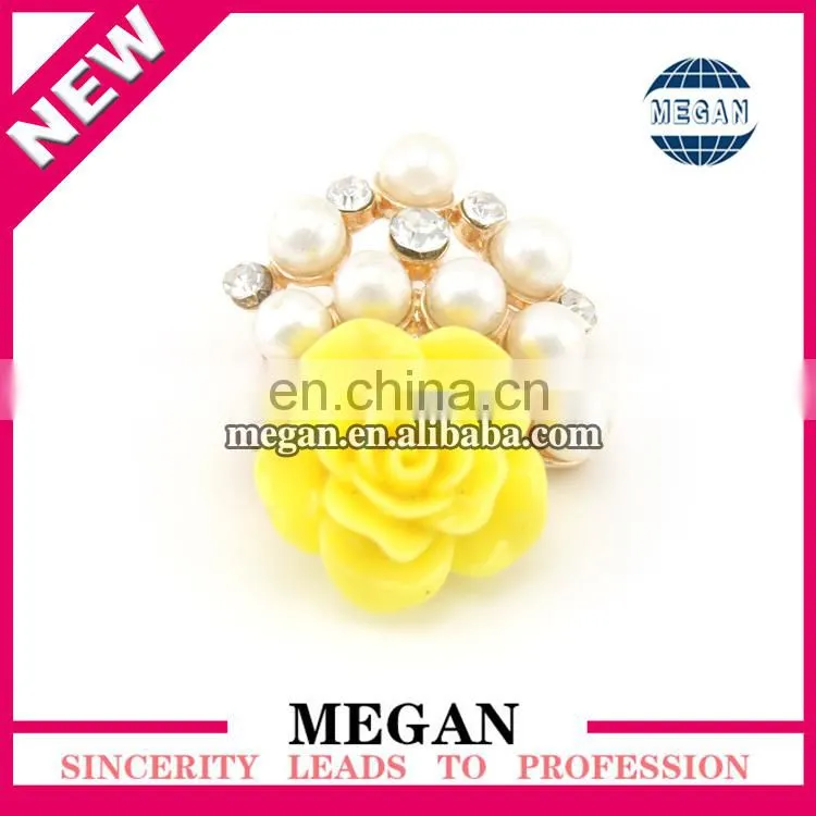 2015 new fashion design pearl rhinestone button wholesale