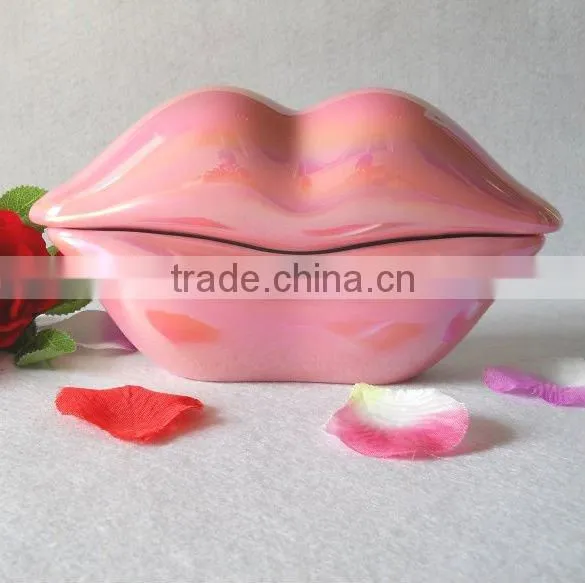 Cartoon telephone in lovely lip shape telephone