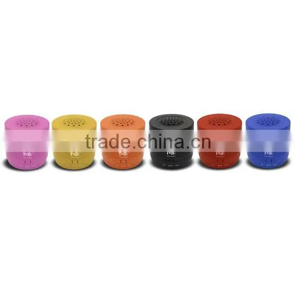 Fashion colouful wireless portable mini speaker with fm radio built in amplifier usb charge in dongguan